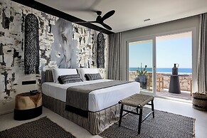 Artemis Seaside Resort