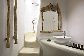 Artemis Seaside Resort