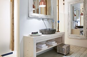 Artemis Seaside Resort