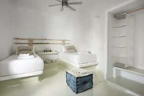 Artemis Seaside Resort