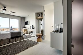 Artemis Seaside Resort