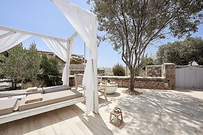 Artemis Seaside Resort