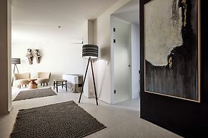 Artemis Seaside Resort