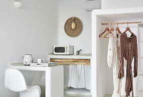 Artemis Seaside Resort