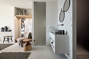 Artemis Seaside Resort