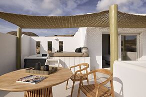 Artemis Seaside Resort