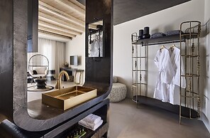 Artemis Seaside Resort