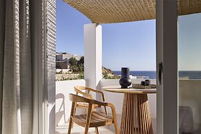 Artemis Seaside Resort