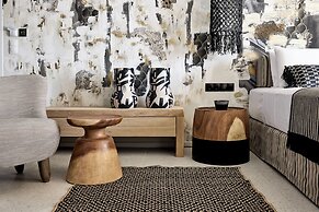 Artemis Seaside Resort