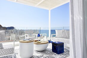 Artemis Seaside Resort