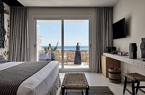 Artemis Seaside Resort