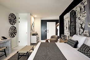 Artemis Seaside Resort