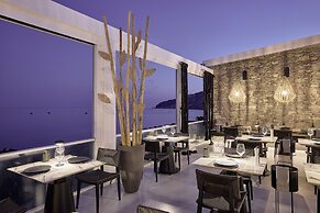 Artemis Seaside Resort