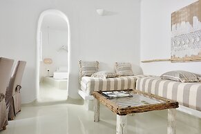 Artemis Seaside Resort