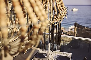 Artemis Seaside Resort