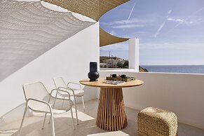 Artemis Seaside Resort