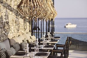 Artemis Seaside Resort