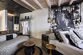 Artemis Seaside Resort