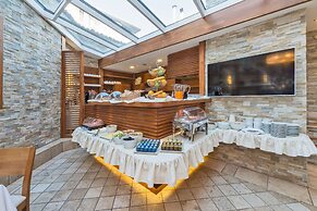 The Million Stone Hotel - Special Class