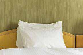 SureStay Plus Hotel by Best Western Shin-Osaka