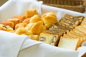 SureStay Plus Hotel by Best Western Shin-Osaka