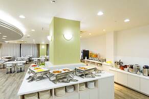 SureStay Plus Hotel by Best Western Shin-Osaka