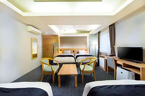 SureStay Plus Hotel by Best Western Shin-Osaka