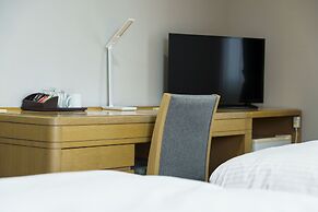 SureStay Plus Hotel by Best Western Shin-Osaka