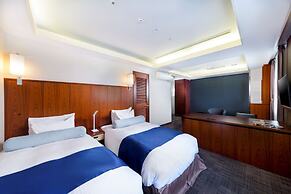 SureStay Plus Hotel by Best Western Shin-Osaka
