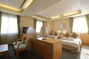 SureStay Plus Hotel by Best Western Shin-Osaka