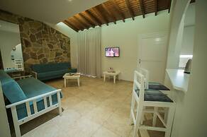 Myroandrou Beach Apartments