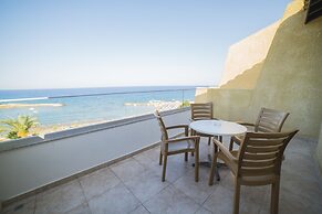 Myroandrou Beach Apartments