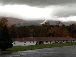 Four Winds Country Motel