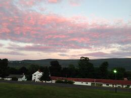 Four Winds Country Motel