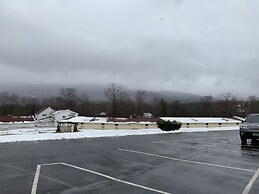 Four Winds Country Motel