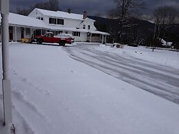 Four Winds Country Motel