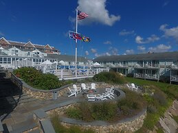 Anchor In Distinctive Waterfront Lodging