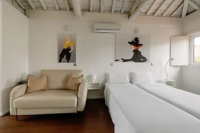 Olala Fine Arts Studios