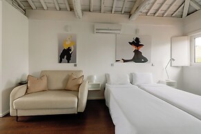 Olala Fine Arts Studios