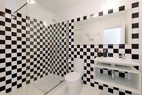 Olala Fine Arts Studios