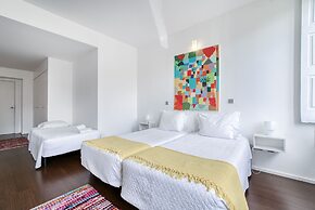 Olala Fine Arts Studios