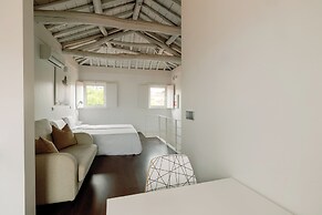 Olala Fine Arts Studios