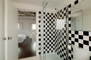 Olala Fine Arts Studios