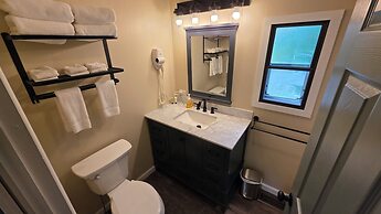 Abbot Trailside Lodging