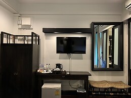 99 The Gallery Hotel