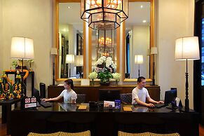 99 The Gallery Hotel