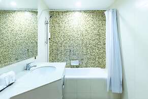 Lasalle Suites Hotel & Residence