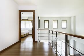 Lasalle Suites Hotel & Residence