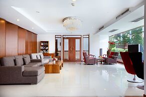 Lasalle Suites Hotel & Residence