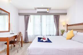 Lasalle Suites Hotel & Residence